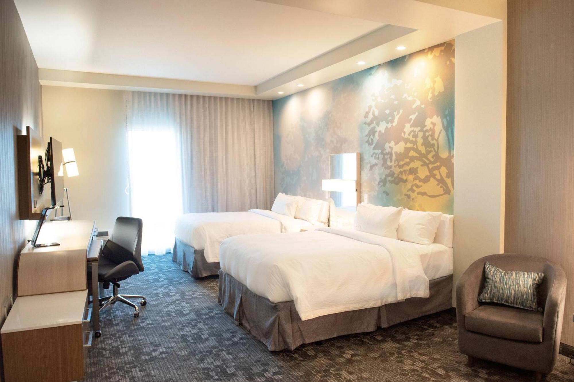 Courtyard By Marriott At Wrigleyville West 3*