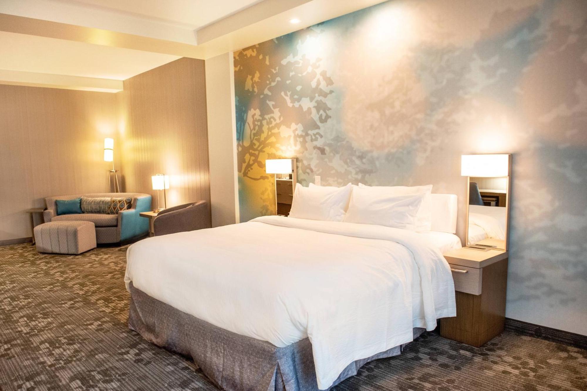 Courtyard By Marriott At Wrigleyville West Hotel 3*